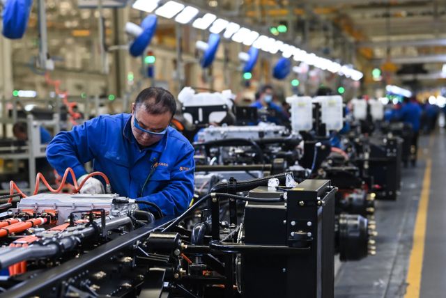 响第二枪交易已全面冻结中美相互征费凯发K8国际忍耐5天后中方对美打(图1)